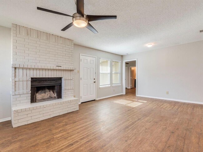 Primary Photo - 1110 Hyridge St