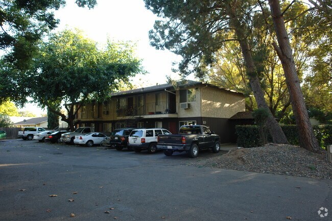 Building Photo - 815 West 5th Street