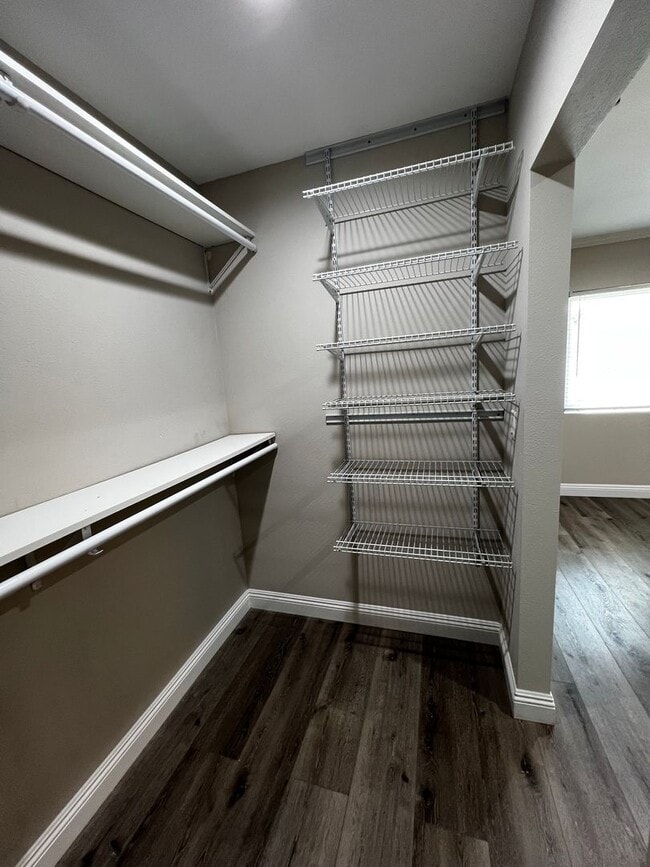 Building Photo - 3 Bed 2 Bath Home For Rent in an Excellent...