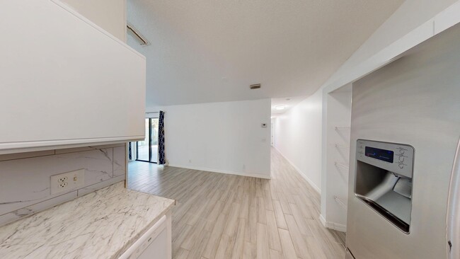 Building Photo - 13789 Bottlebrush Ct