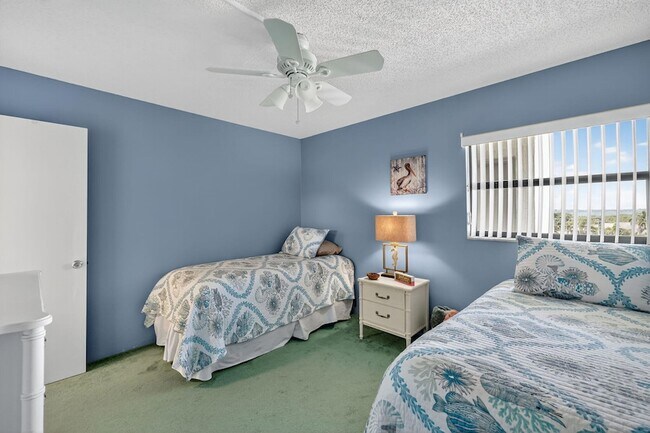 Building Photo - 10310 S Ocean Dr