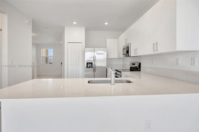 Building Photo - 2546 SE 29th St