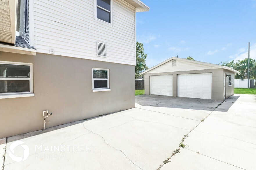 Building Photo - 7071 64th Way N
