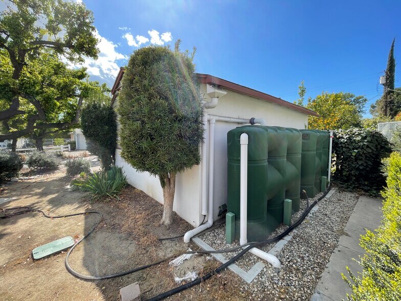Building Photo - 6461 Gaviota Ave