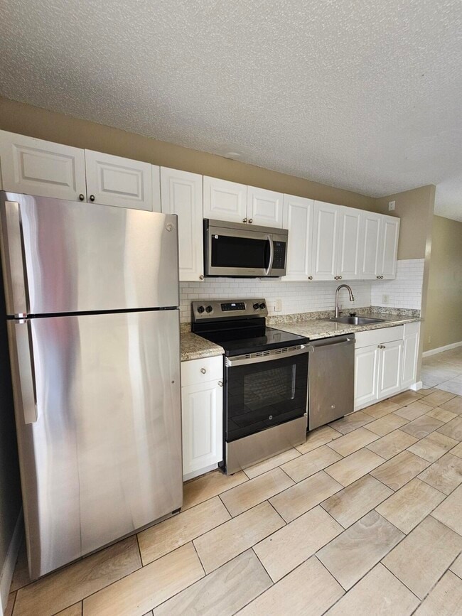 Building Photo - 4786 Orleans Ct