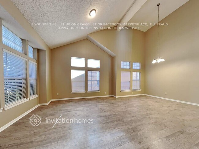 Building Photo - 3409 Windchase Dr