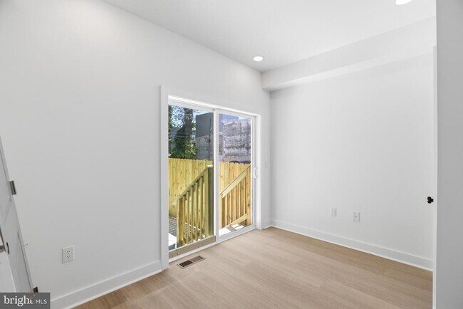 Building Photo - 2123 N 9th St