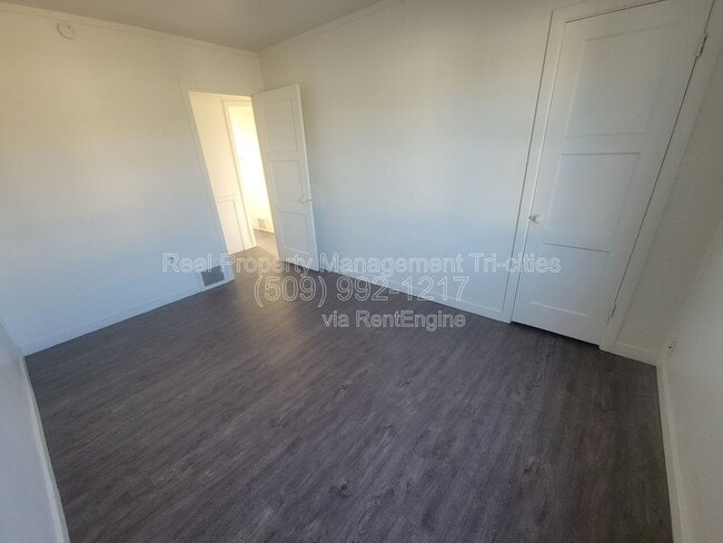 Building Photo - 87 Symons St