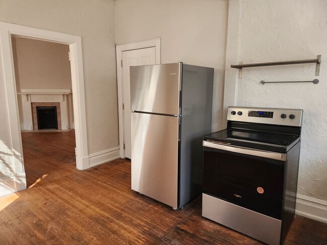 Building Photo - 1b Apartment in Statesville's Historic Dis...