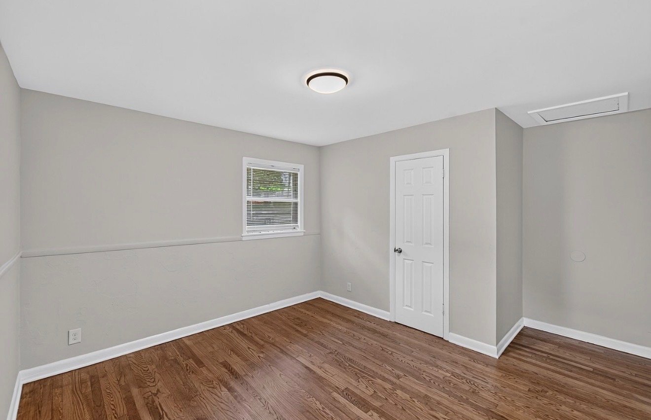 Building Photo - 1121 Glendale Dr