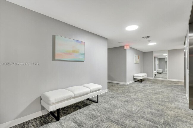 Building Photo - 20100 W Country Club Dr