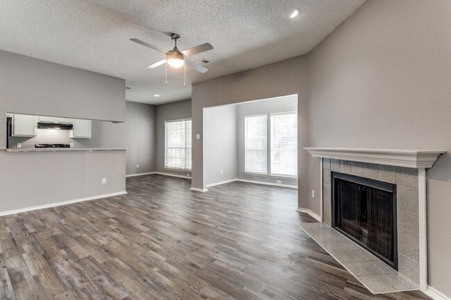 Building Photo - Huntington Brook