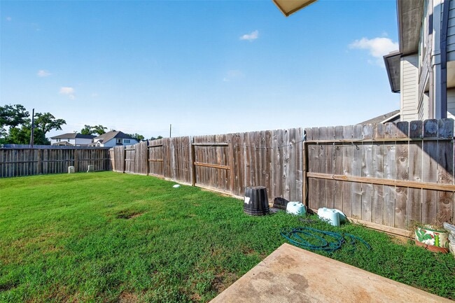 Building Photo - 1523 Rustling Creek Dr