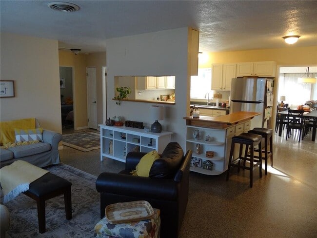 Building Photo - 3000 28th Ave N