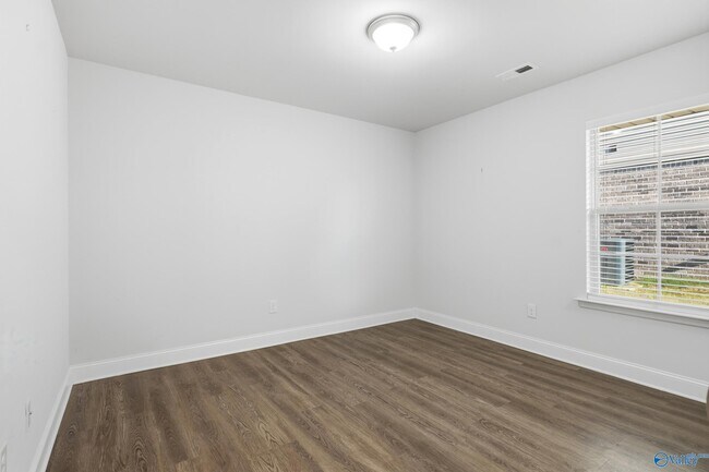 Building Photo - 187 Abercorn Dr
