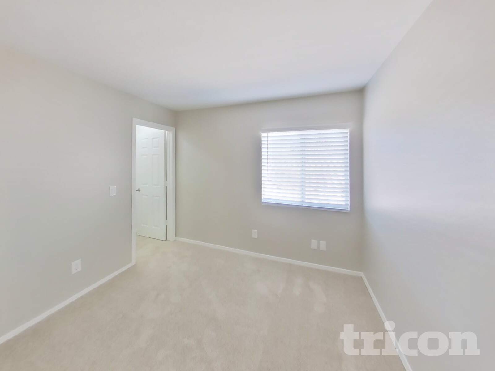 Building Photo - 11229 W Devonshire Ave