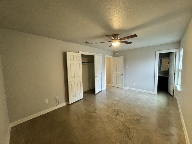 Building Photo - 1415 Shoshoni Trail