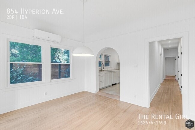 Building Photo - 854 Hyperion Ave