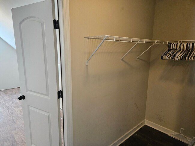 Building Photo - 211 Breakwater Dr
