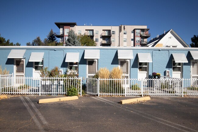 Building Photo - 7207 Grandview Ave