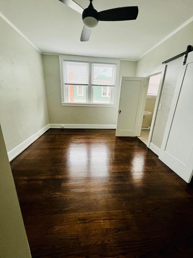 Building Photo - Charming 2-Bed/1 Bath Apartment in the His...