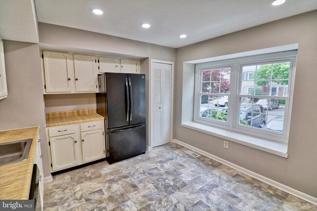 Building Photo - 449 Colonial Ridge Ln