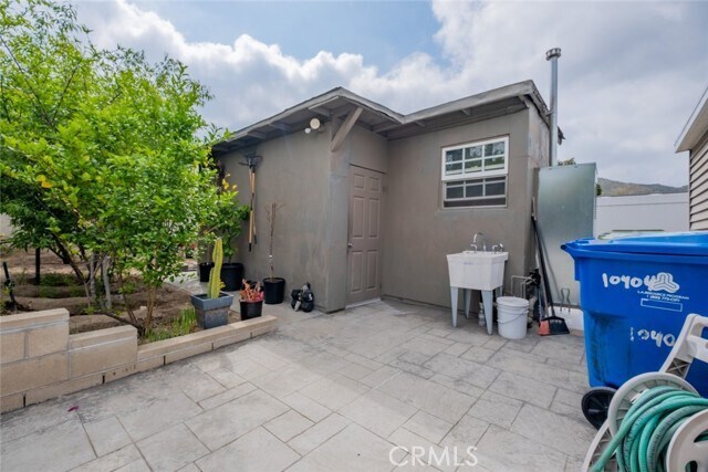 Building Photo - 10404 Jardine Ave