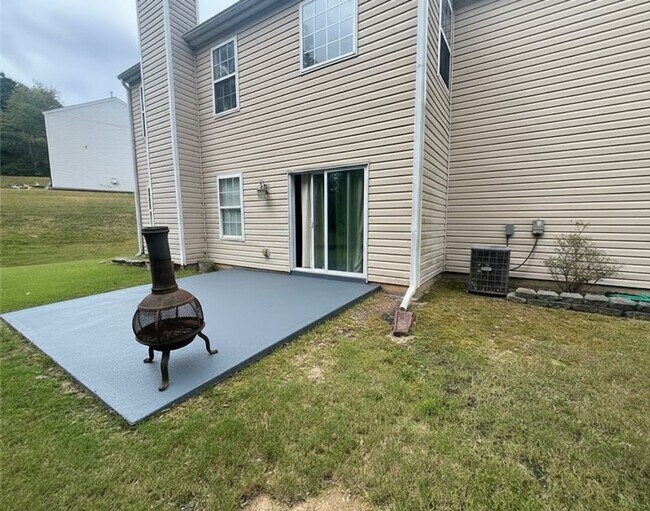 Building Photo - Great Corner Lot