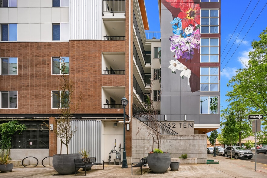 Building Photo - 162TEN