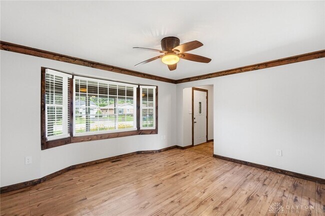 Building Photo - 27 Laurelgrove Dr