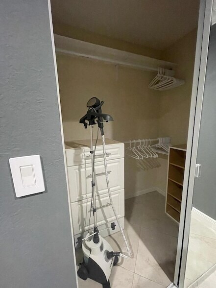 Building Photo - 584 Vossler Ave