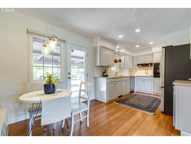 Building Photo - 3333 SE 167th Ave