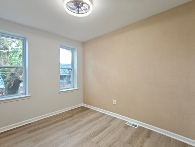 Building Photo - 273 S Cecil St