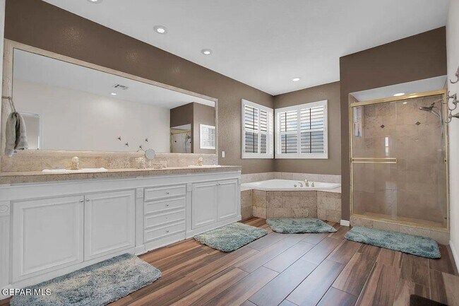 Building Photo - 6032 Ojo De Agua Dr