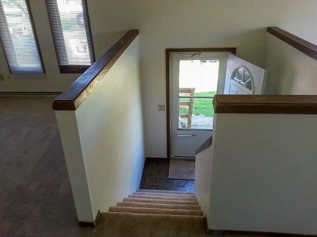 Building Photo - 1301 S Thompson Dr