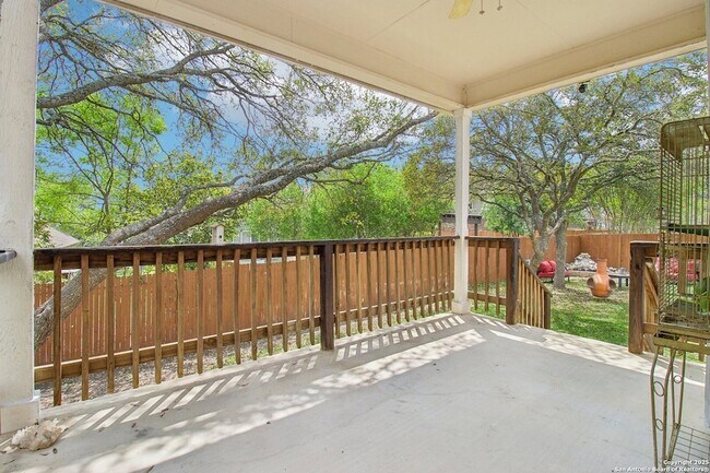 Building Photo - 606 Mesa Ln