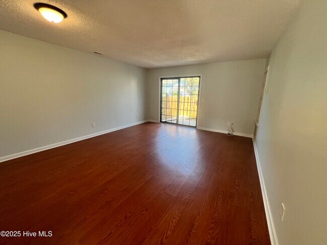 Building Photo - 1731 S 41st St