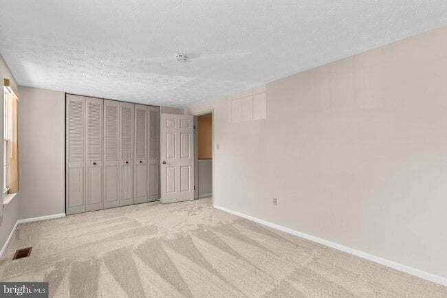 Building Photo - 15649 Mews Ct