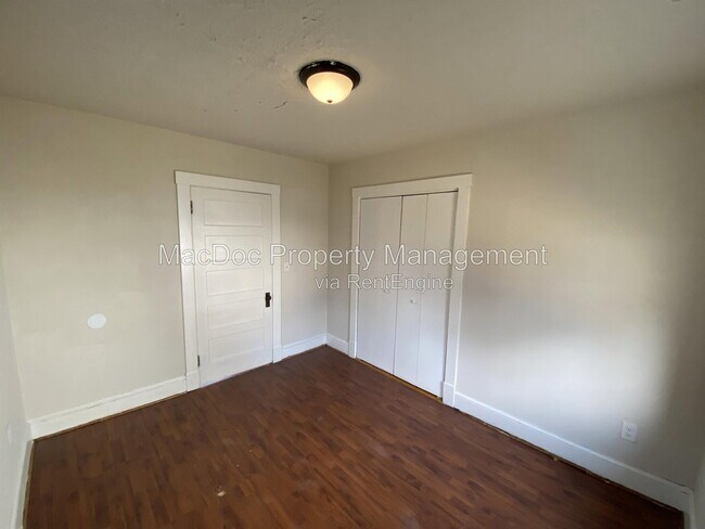 Building Photo - 138 Mansfield St