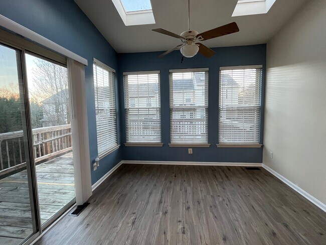 Building Photo - 3 Diamond Hill Ct