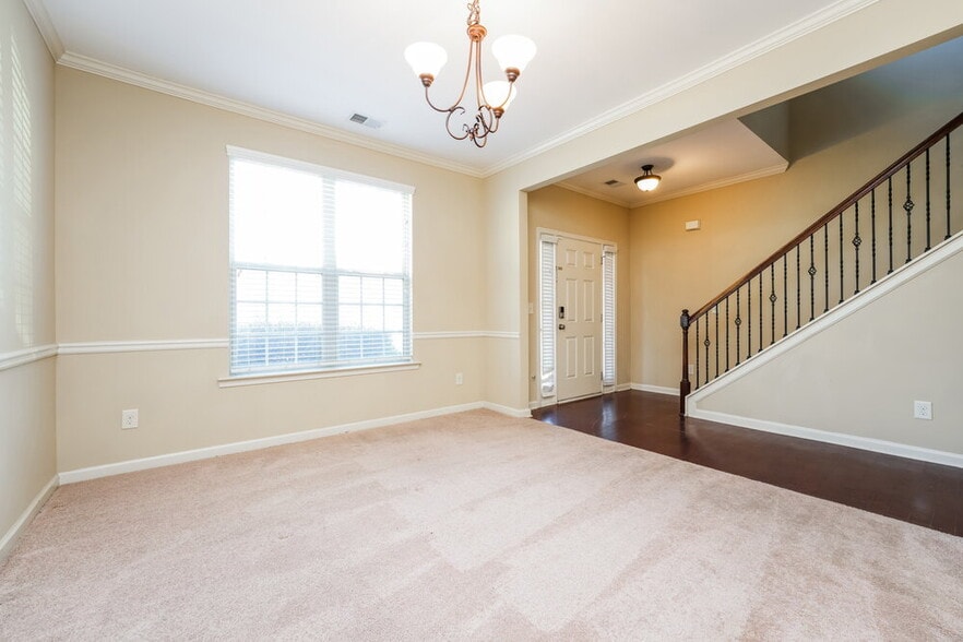 Building Photo - 2115 Malanga Ct