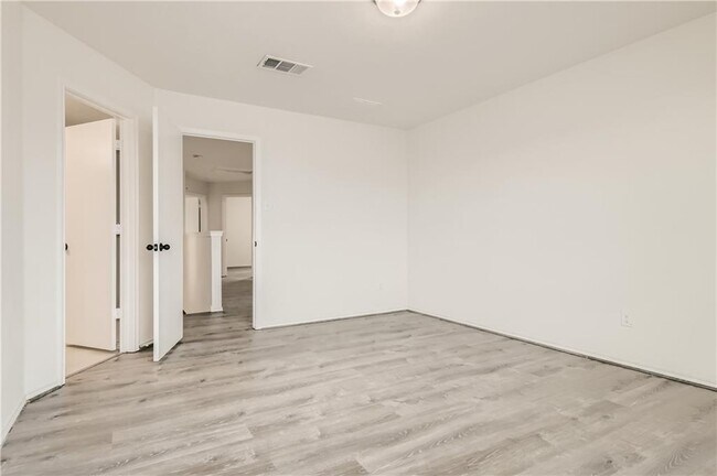 Building Photo - 13905 Vigilance St