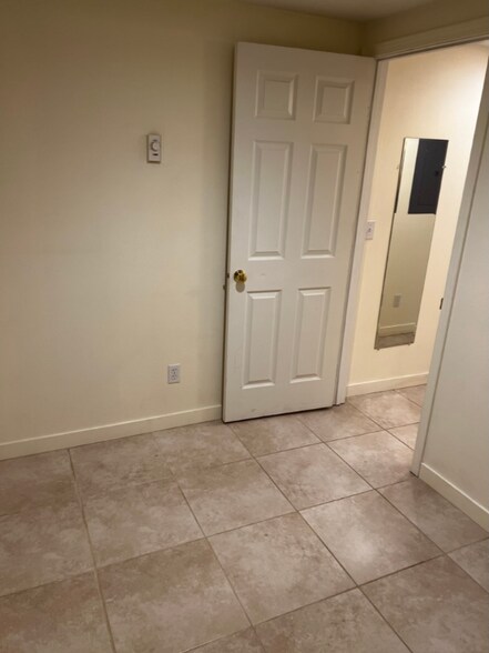 Building Photo - 6410 Phinney Ave N