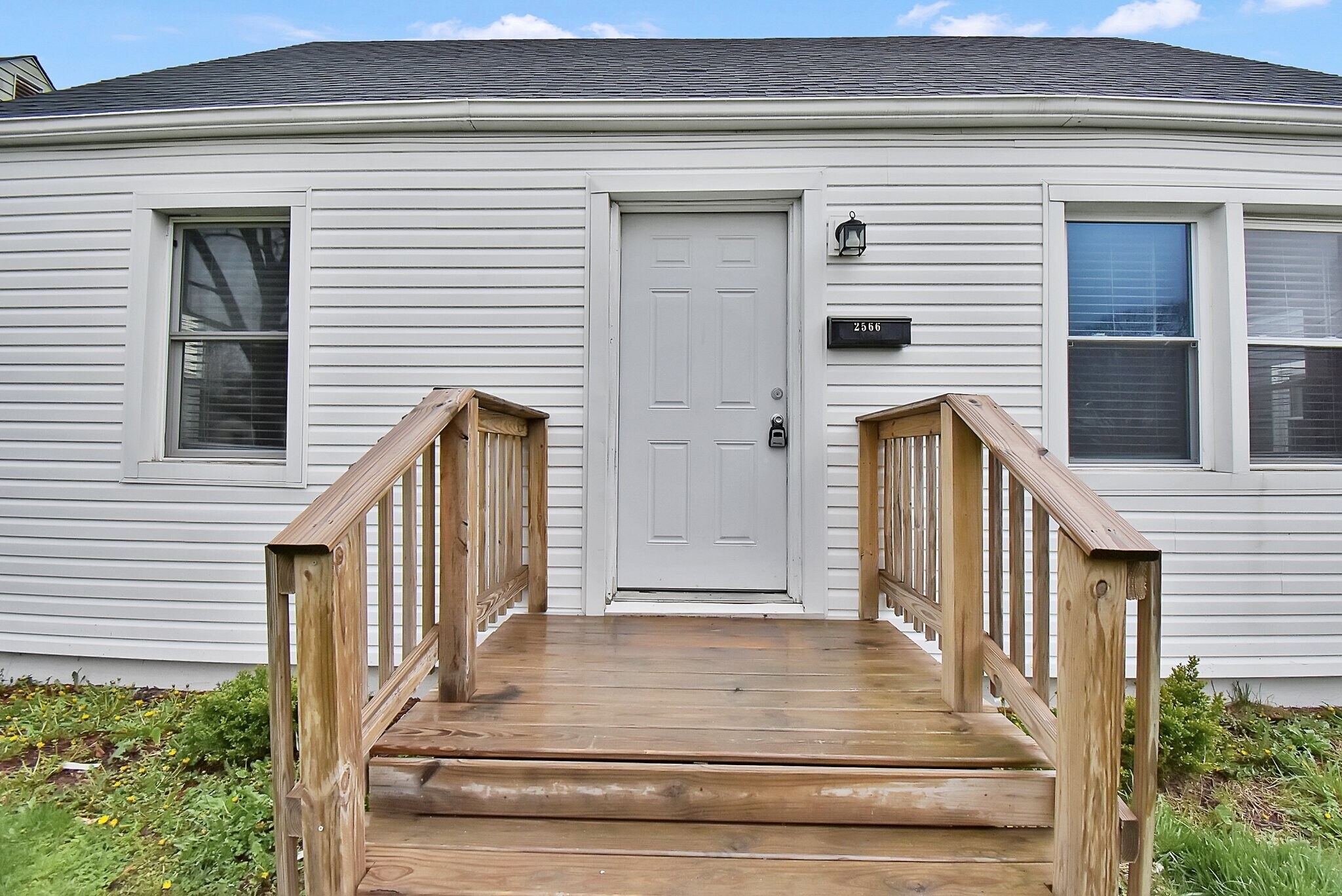 Building Photo - 2566 Atwood Ter