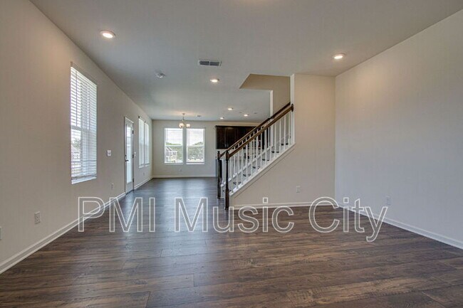 Building Photo - 5024 Sunflower Ln