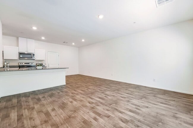 Building Photo - Luxury Living at a breathtaking property nestled in the vibrant city of Las Vegas!