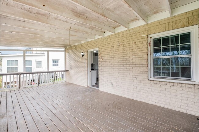 Building Photo - 765 Huntington Pkwy