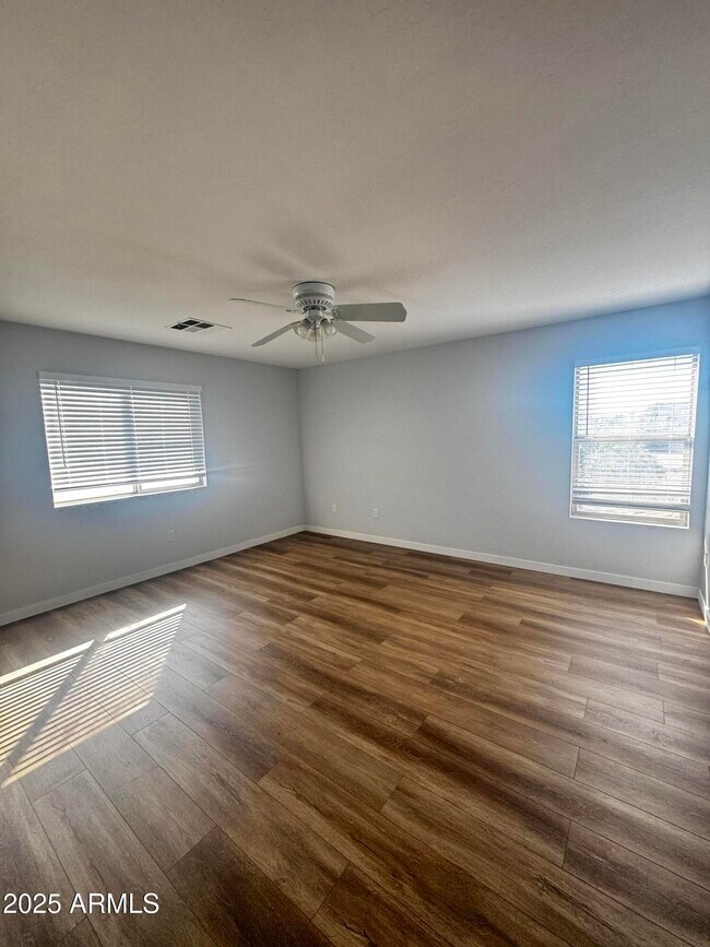 Building Photo - 618 E Mariposa Pl