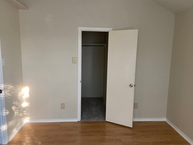 Building Photo - 3729 Bandera Ranch Rd