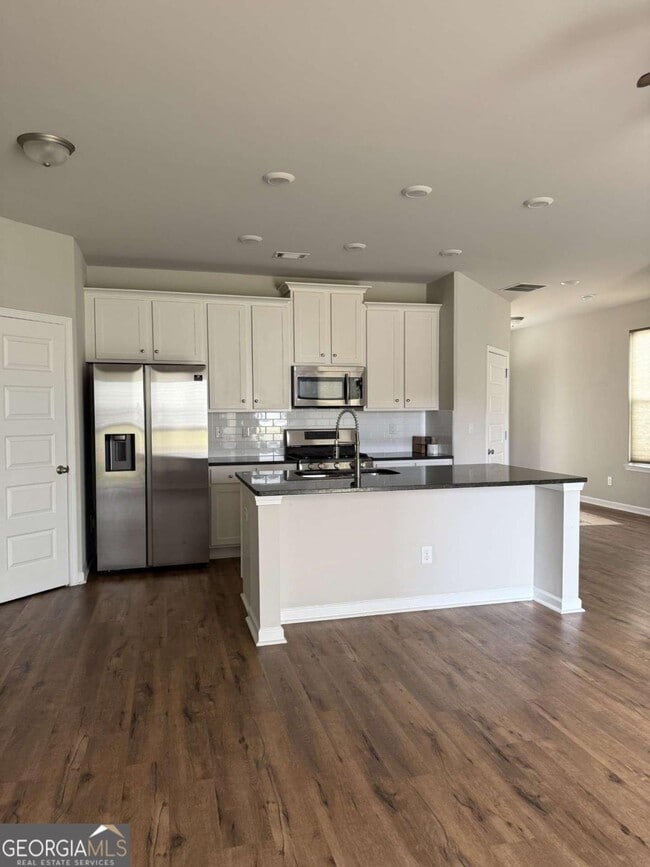 Building Photo - 3619 Cyn Spgs Dr